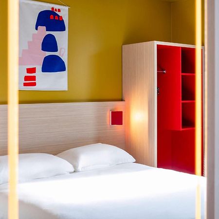 Отель Ibis Styles Prevessin Geneve Aeroport Экстерьер фото