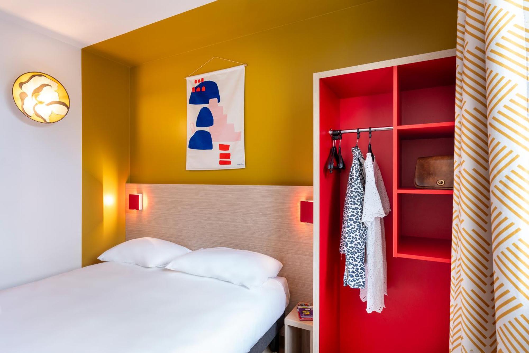 Отель Ibis Styles Prevessin Geneve Aeroport Экстерьер фото
