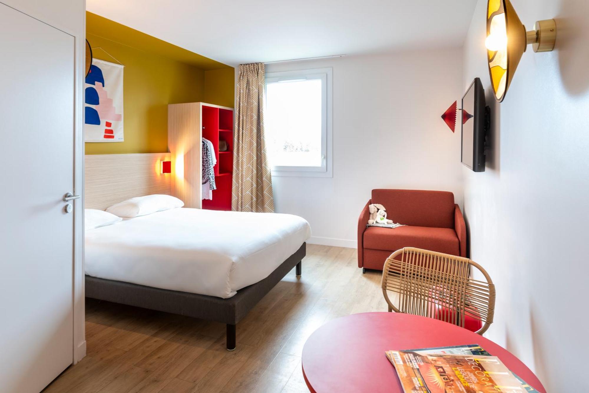 Отель Ibis Styles Prevessin Geneve Aeroport Экстерьер фото