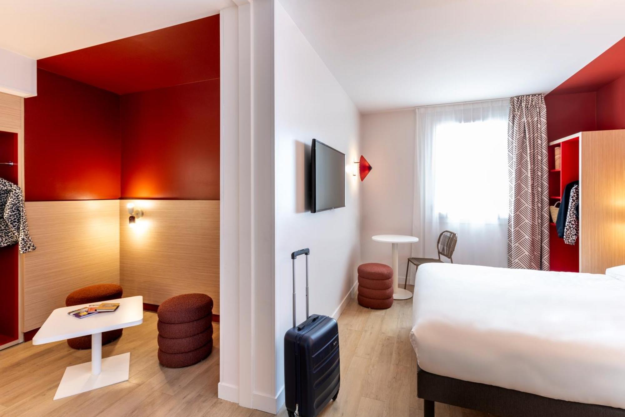 Отель Ibis Styles Prevessin Geneve Aeroport Экстерьер фото