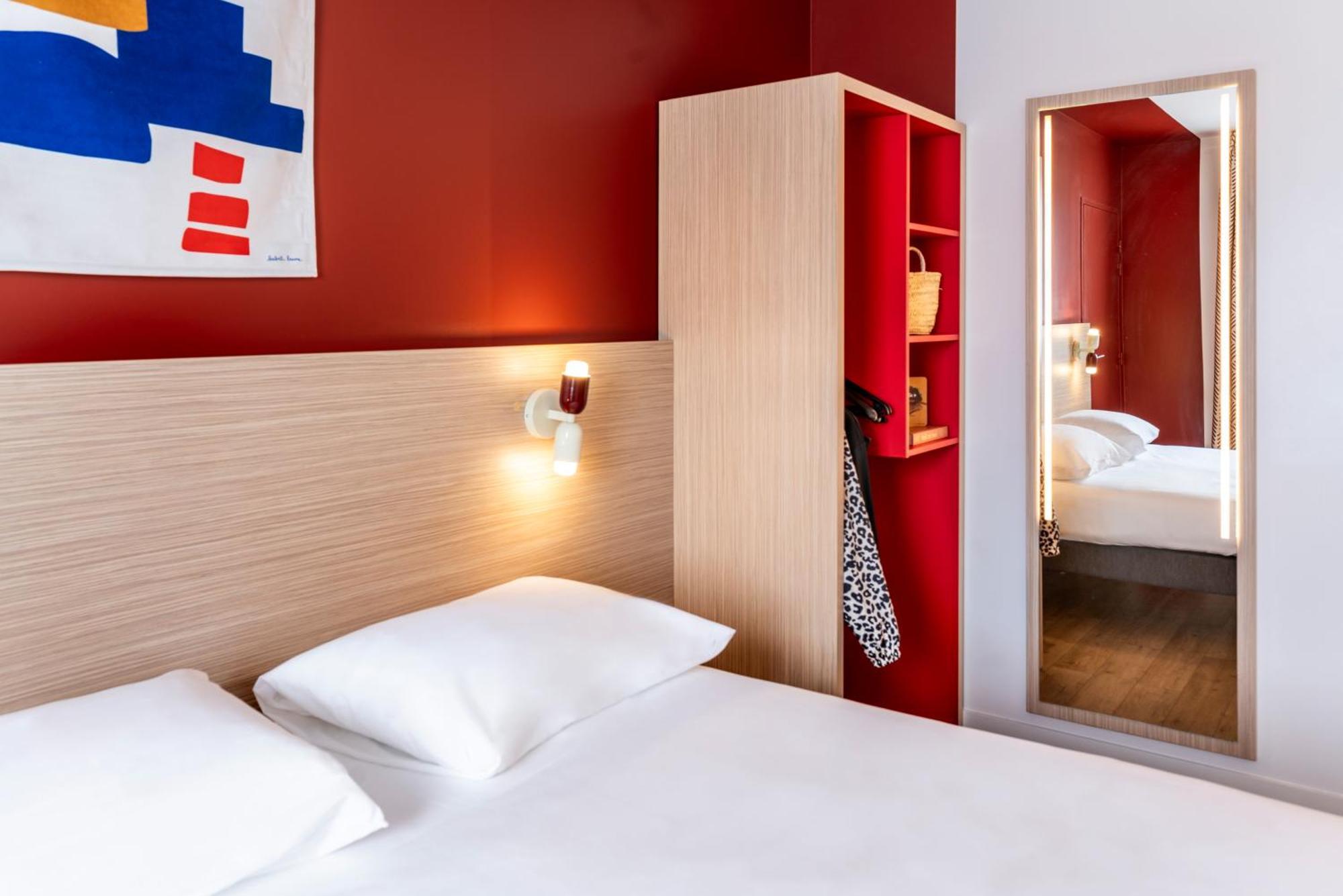 Отель Ibis Styles Prevessin Geneve Aeroport Экстерьер фото