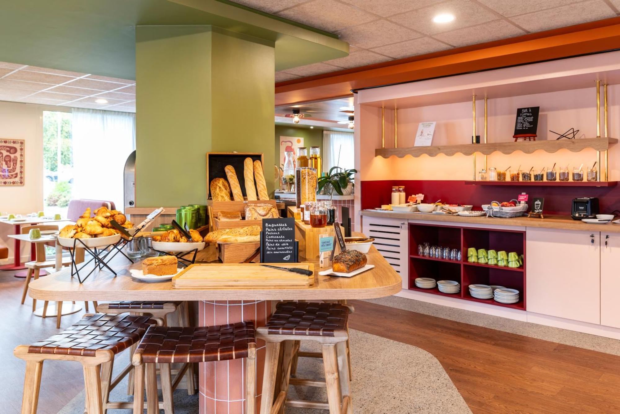 Отель Ibis Styles Prevessin Geneve Aeroport Экстерьер фото