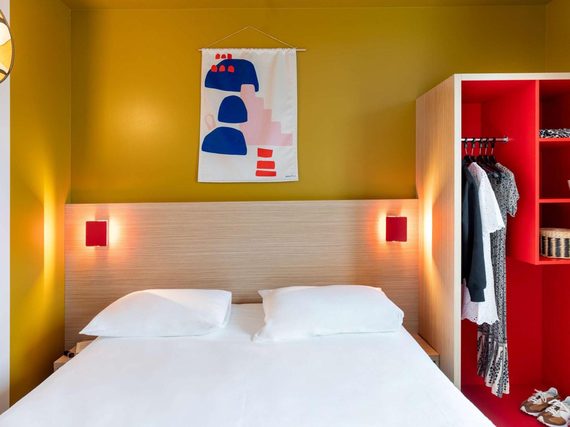 Отель Ibis Styles Prevessin Geneve Aeroport Экстерьер фото