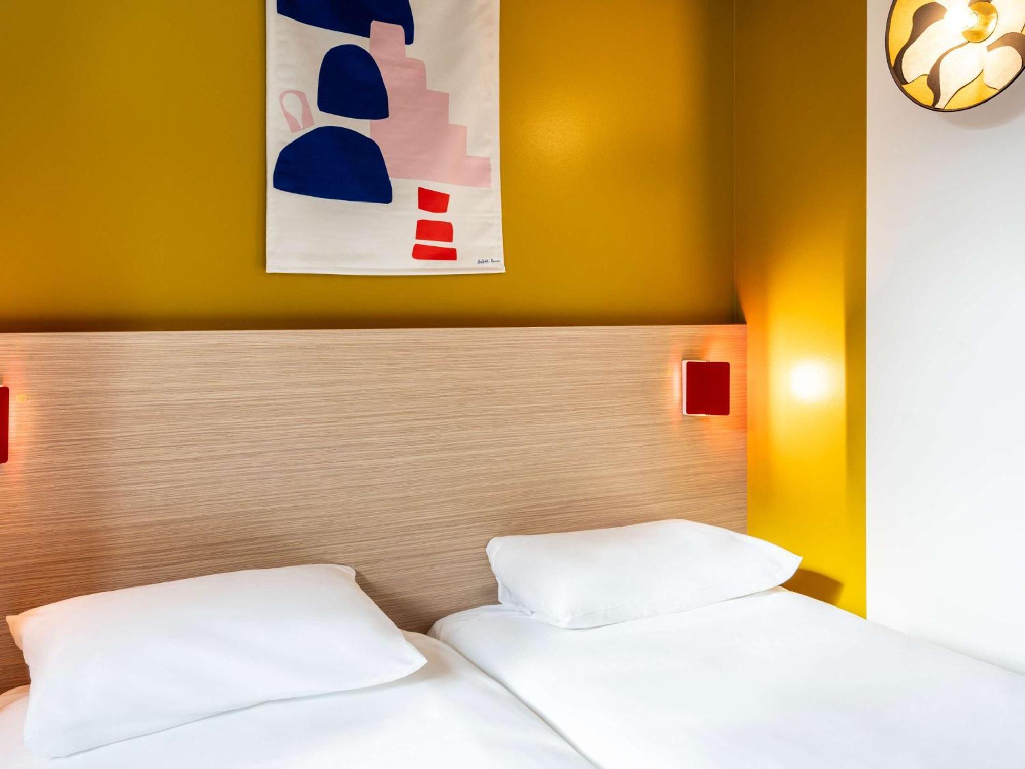 Отель Ibis Styles Prevessin Geneve Aeroport Экстерьер фото