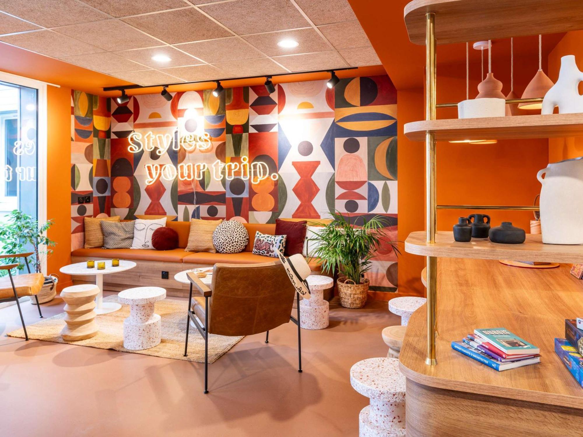 Отель Ibis Styles Prevessin Geneve Aeroport Экстерьер фото
