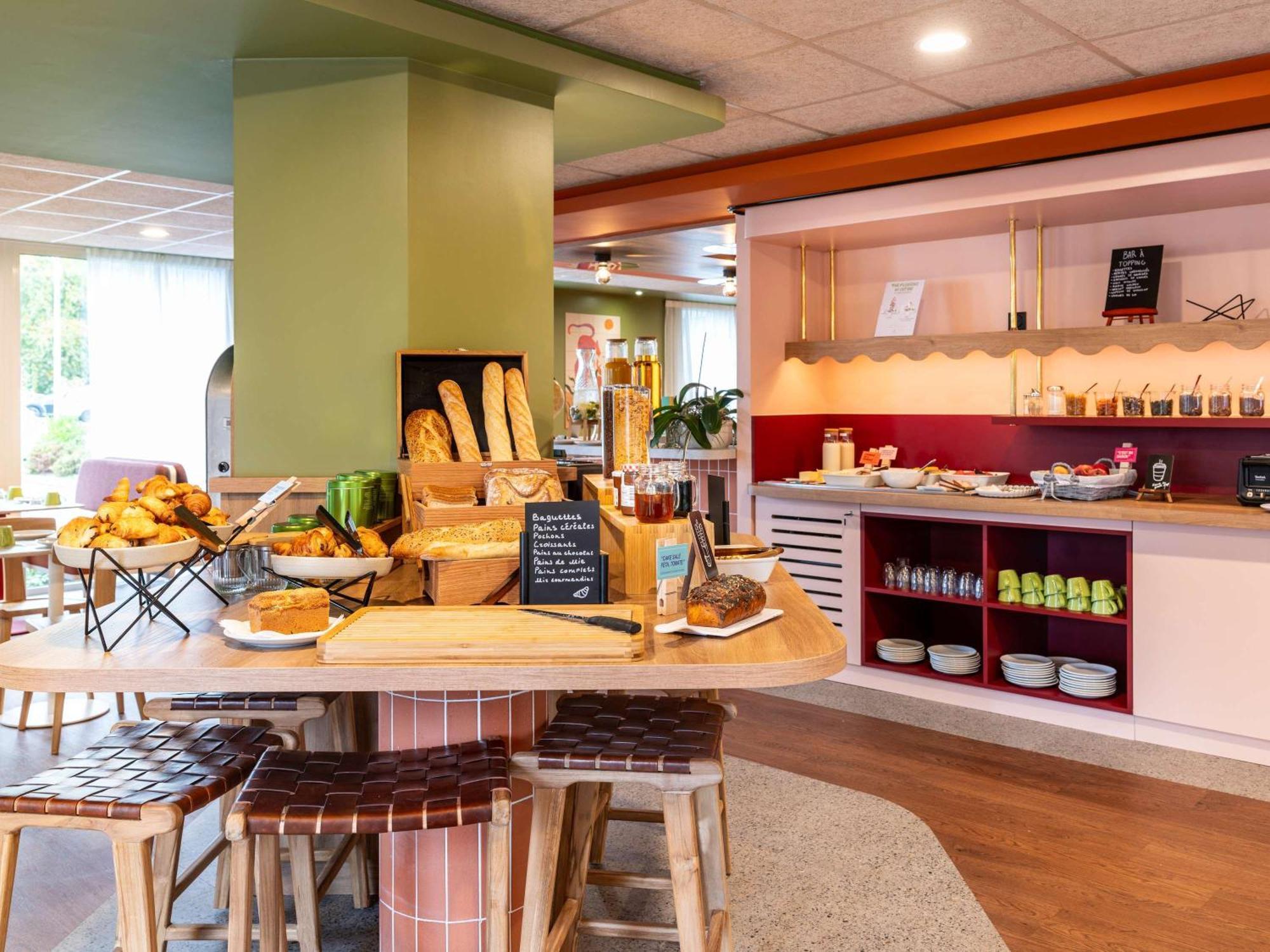 Отель Ibis Styles Prevessin Geneve Aeroport Экстерьер фото