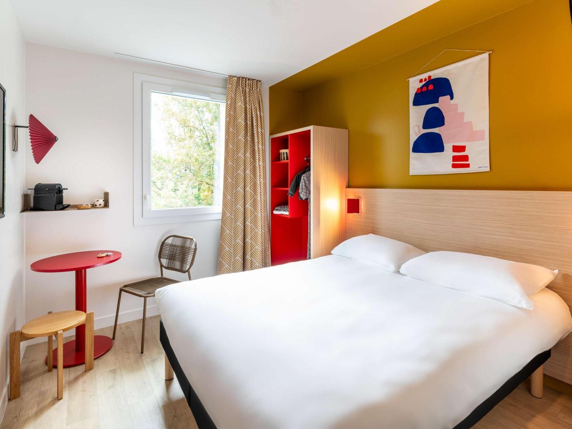 Отель Ibis Styles Prevessin Geneve Aeroport Экстерьер фото
